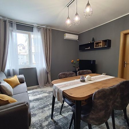 Вселена Apartment Варна Екстериор снимка